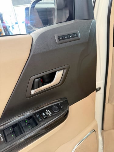 2015 Toyota Alphard (ឆ្វេងសុីន) អារ៉ាប់