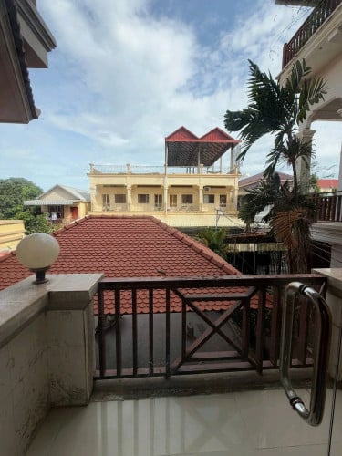 5 Bedrooms Villa available for rent in Boeng Tumpun Area