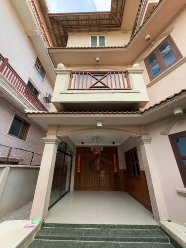 5 Bedrooms Villa available for rent in Boeng Tumpun Area