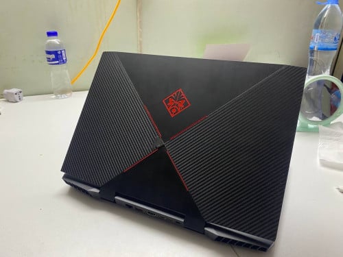 Hp i7 8th ram8G ssd512G
