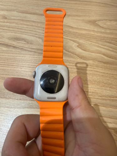 I watch SE2 40mm and 16PM LL/A 710$