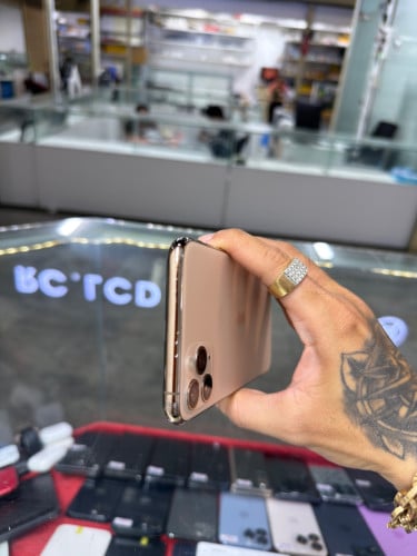 iPhone 11 Pro Max Gold ZA/A HD64GB Phone Condition 95% 🔋ដូរ100% , ដូរអេក្រង់GX