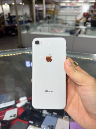 iPhone 8 white J/A HD64GB Phone Condition 97% 🔋ដូរ100% , ម៉ាស៊ីនសានុំ