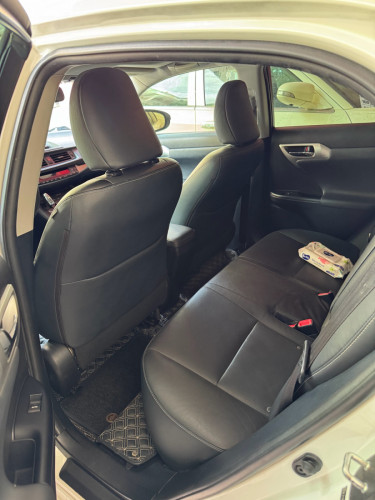Lexus CT200h ជួល / Rent / 租车