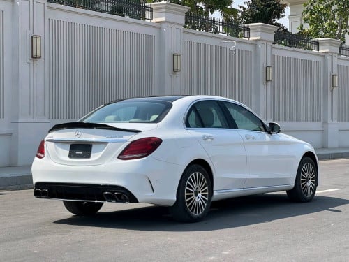 តម្លៃពិសេសMERCEDES BENZ C300Years: 2015Option: LuxuryColor: White