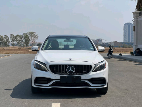 តម្លៃពិសេសMERCEDES BENZ C300Years: 2015Option: LuxuryColor: White