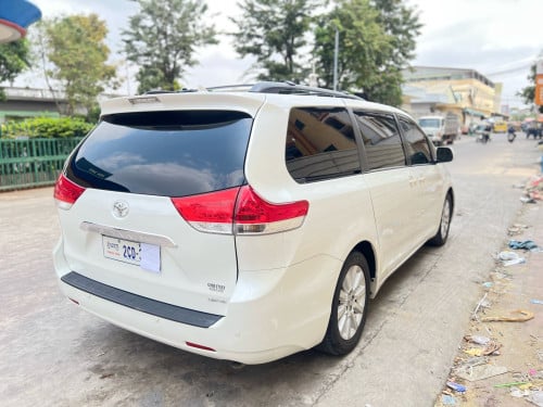 Sienna XLE Fullពេញ 011 ឡានស្អាតម្ចាស់ដើម