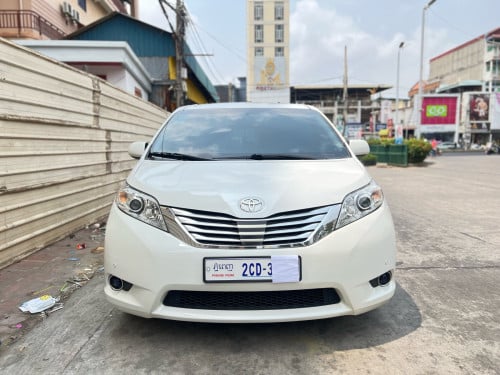 Sienna XLE Fullពេញ 011 ឡានស្អាតម្ចាស់ដើម