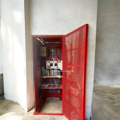Telephone booth