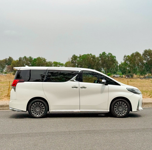 Toyota Alphard 2016 executive loungeកៅអីធំឡើងទៅLM 350H