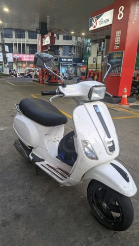 Vespa 125 នៅស្អាតស្រួលជិះ