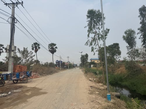 ឃ្លាំងសម្រាប់ជួលនៅ ព្រៃស
