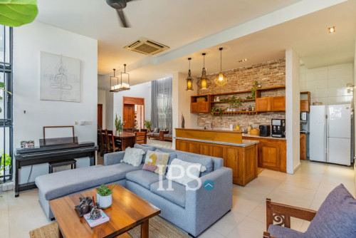 អាគារ 11 បន្ទប់គេងសម្រាប់លក់ - ទឹកថ្លា, ភ្នំពេញ