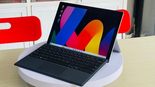 បញ្ចាក់ Not touch screen 🥳តែ $239ទេ បងៗ តម្លៃពិសេសជូន 🥳ល្បឿនលឿន Corei7🤫គុណភាពអេក្រង់ដិតច្បាស់ 3K✅