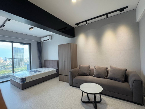 24th floor city view apartment!