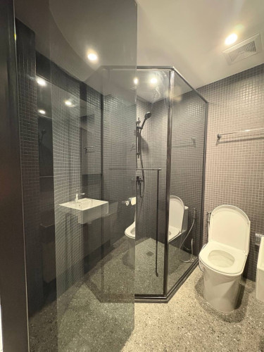 24th floor city view apartment!