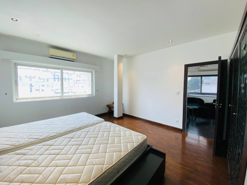3Bed Renovated Apartment In Sangkat Phsar Chas With Elevator