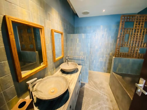 3Bed Renovated Apartment In Sangkat Phsar Chas With Elevator