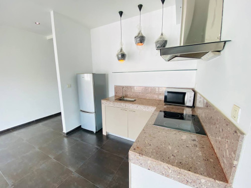 3Bed Renovated Apartment In Sangkat Phsar Chas With Elevator