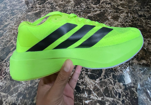 Adidas  (Neon) សាយ 40.5 - នៅស្អាត សភាព 95%