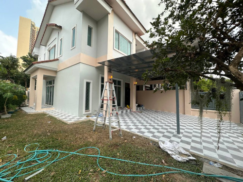 Corner Villa For Rent In Tonle Bassac