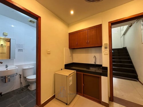 Guest House With Fully Furnished For Rent In BKK1 Area