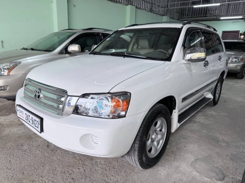 Highlander 2005 V4 ប៉ុងមួយ ក្នុងលឿង ប្រភេទឡានមូលសានុំស្រីន ថ្មីខ្លាំង