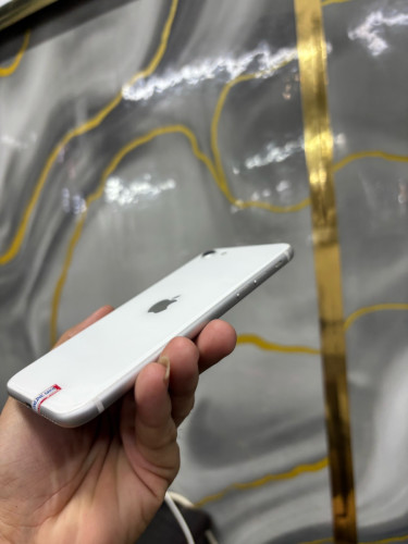 IphoneSE2 64G JA ម៉ាសុីនសានុំស្រុីន