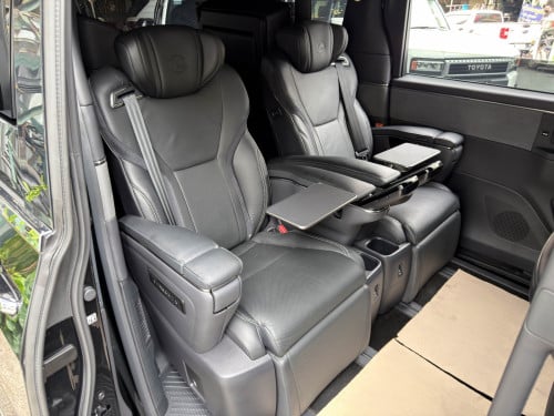 Lexus LM350h 2024 (7,000km)