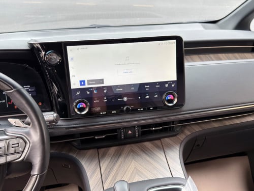 Lexus LM350h 2024 (7,000km)