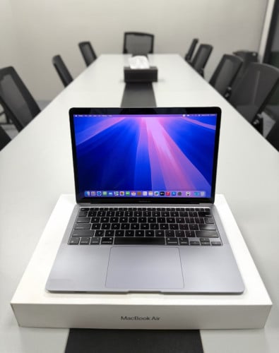 Macbook Air M1 (2020) 8G | 256G នៅស្អាត99%