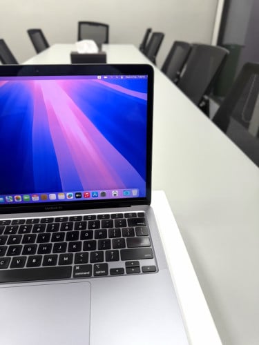Macbook Air M1 (2020) 8G | 256G នៅស្អាត99%