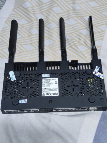 MikroTik RB4011iGS+5HacQ2HnD-IN