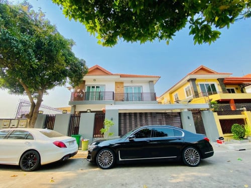 Modern Villa For Rent In Tonle Bassac