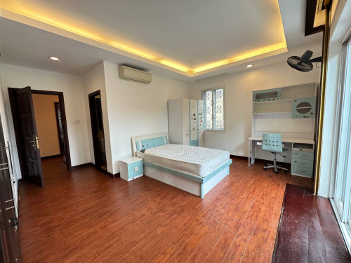 Modern Villa For Rent In Tonle Bassac