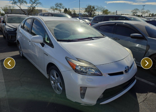 Prius 2014 Option 5 ១៣មុឺនmile ឡានមូល