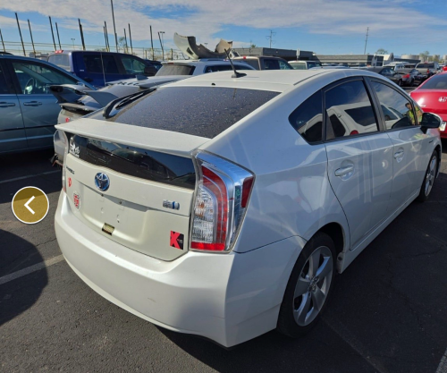 Prius 2014 Option 5 ១៣មុឺនmile ឡានមូល