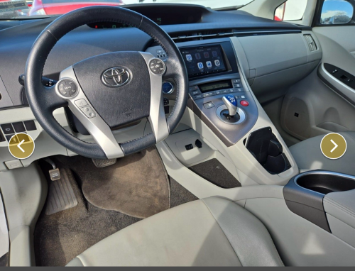 Prius 2014 Option 5 ១៣មុឺនmile ឡានមូល