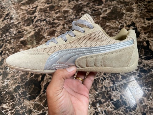 លក់ស្បែកជើង Puma ម៉ូតស្អាត (Size 39) - សភាពនៅល្អ 95%