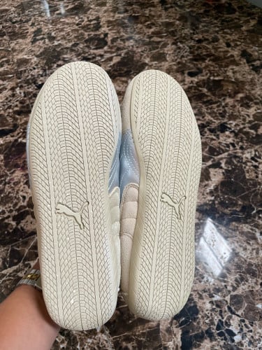 លក់ស្បែកជើង Puma ម៉ូតស្អាត (Size 39) - សភាពនៅល្អ 95%