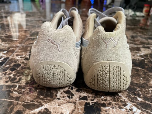 លក់ស្បែកជើង Puma ម៉ូតស្អាត (Size 39) - សភាពនៅល្អ 95%