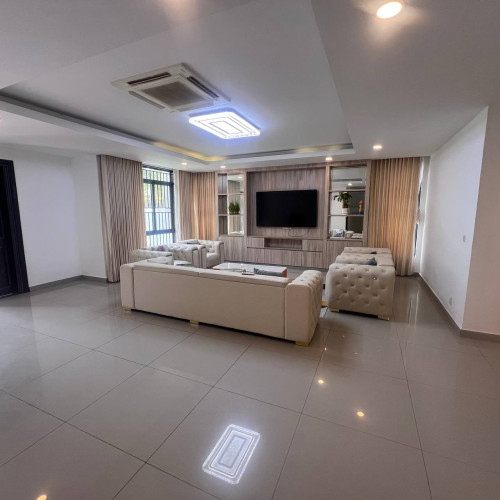 Queen Villa for Rent in Borey Chip Mong Landmark 271