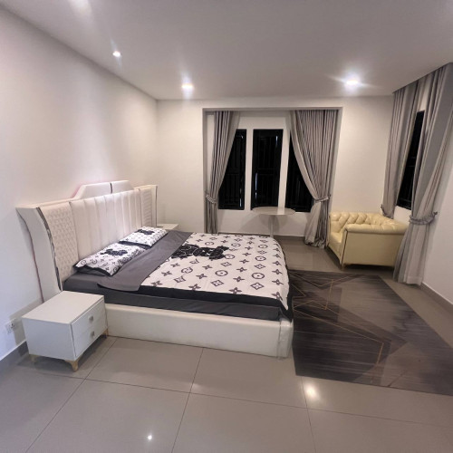 Queen Villa for Rent in Borey Chip Mong Landmark 271