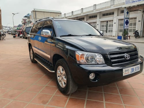 Toyota Highlander 2004 P1 កៅអី​បីជួរ​ ដំបូល​បេីក​ ឡានស្អាត​ តំលៃ​ល្អ