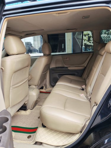 Toyota Highlander 2004 P1 កៅអី​បីជួរ​ ដំបូល​បេីក​ ឡានស្អាត​ តំលៃ​ល្អ