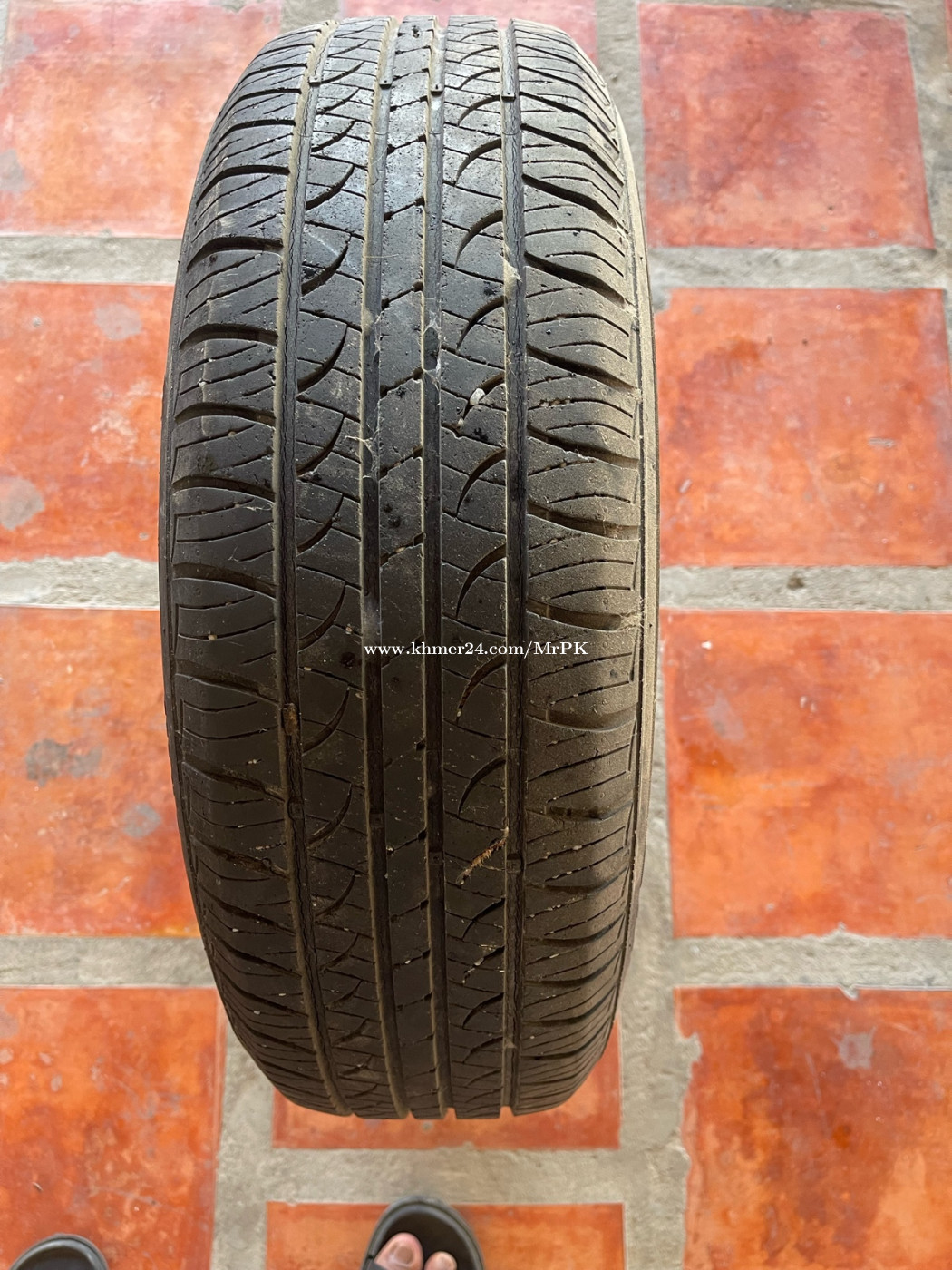 សំបកកង់ឡាន 185 65 15 នៅស្អាត 80%