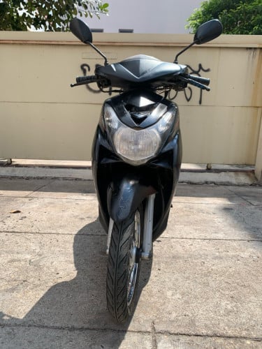 ម៉ូតូលក់​