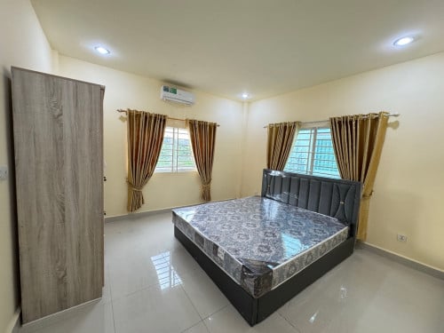 ផ្ទះសម្រាប់ជួលនៅជាប់ផ្លូវជាតិលេខ៤ និងផ្លូវជំទាវម៉ៅ