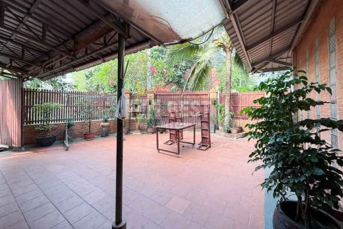 ផ្ទះលក់ក្នុងក្រុងសៀមរាប ជិតវត្តបូព៌/House for Sale in Siem Reap near Wat Bo