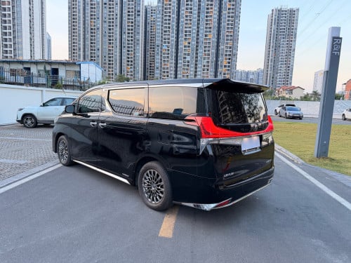 雷克萨斯LM350h